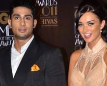 Are Prateik Amy married?